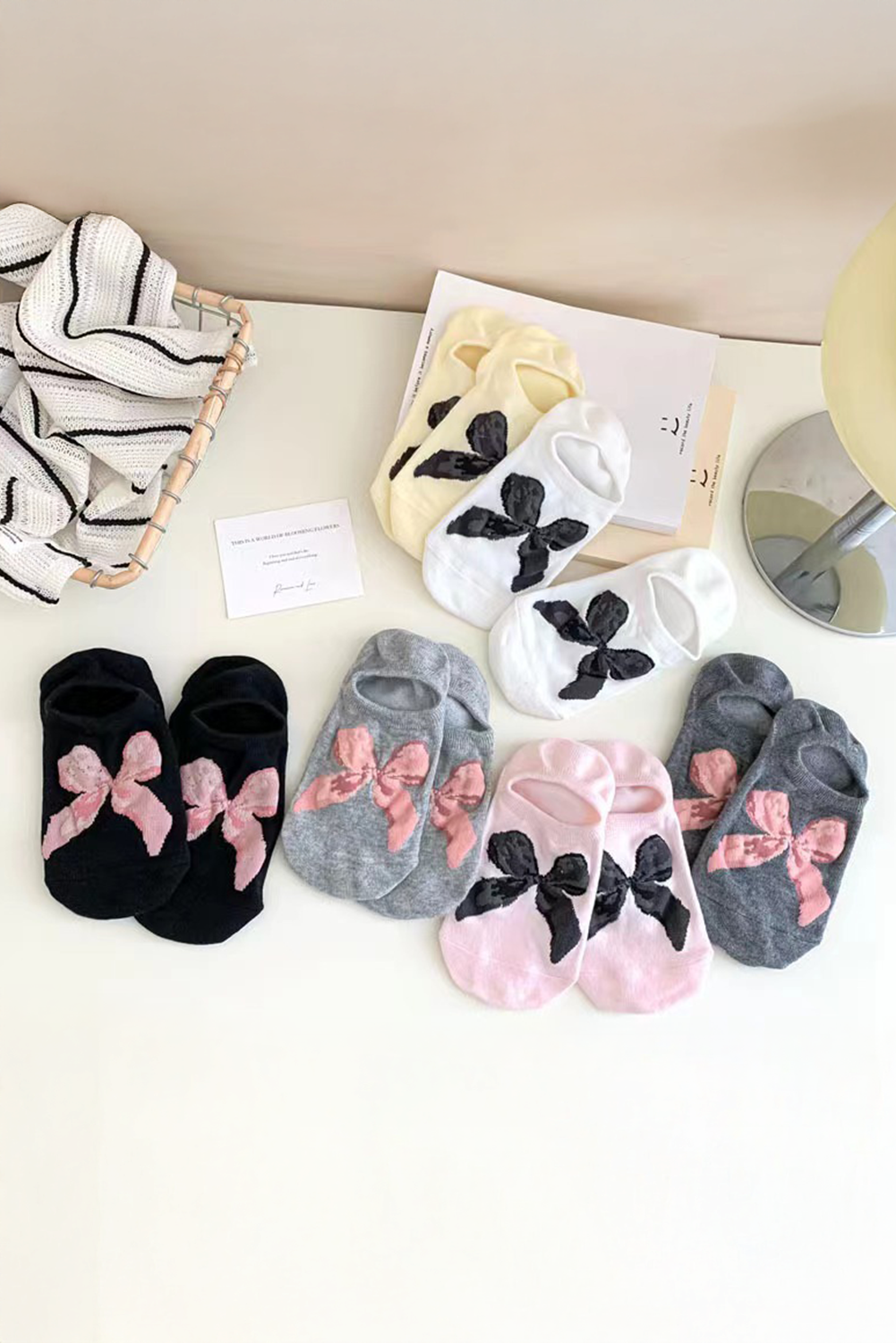 Gray Bow Knot Soft No Show Socks