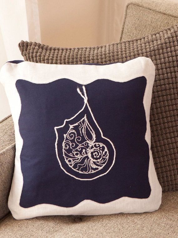 Brother Computerized Embroidery Machine with 5 in x 7 in Embroidery Area and LCD Screen