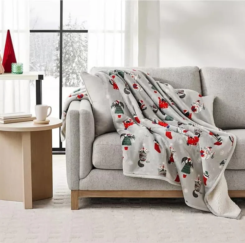 Member’s Mark Holiday Plush Throw, 6” Christmas Festive Cats