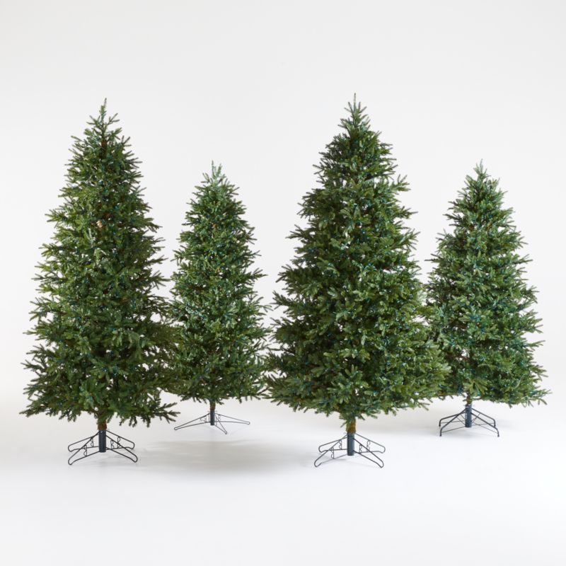 Faux Alaskan Spruce Pre-Lit LED Christmas Tree with White Lights 7.5'
