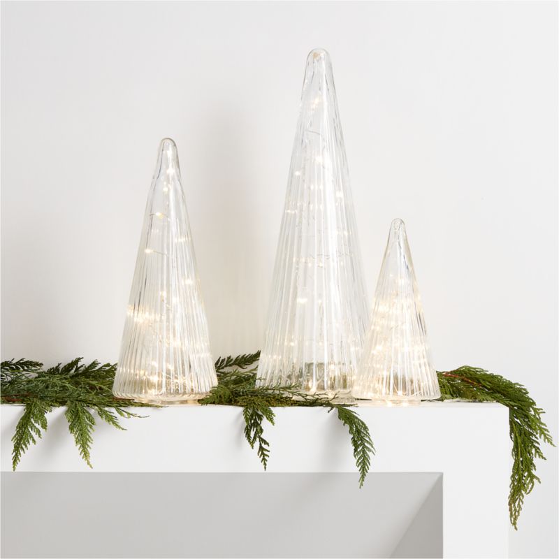 Small Ribbed Clear Glass Christmas Tree 9