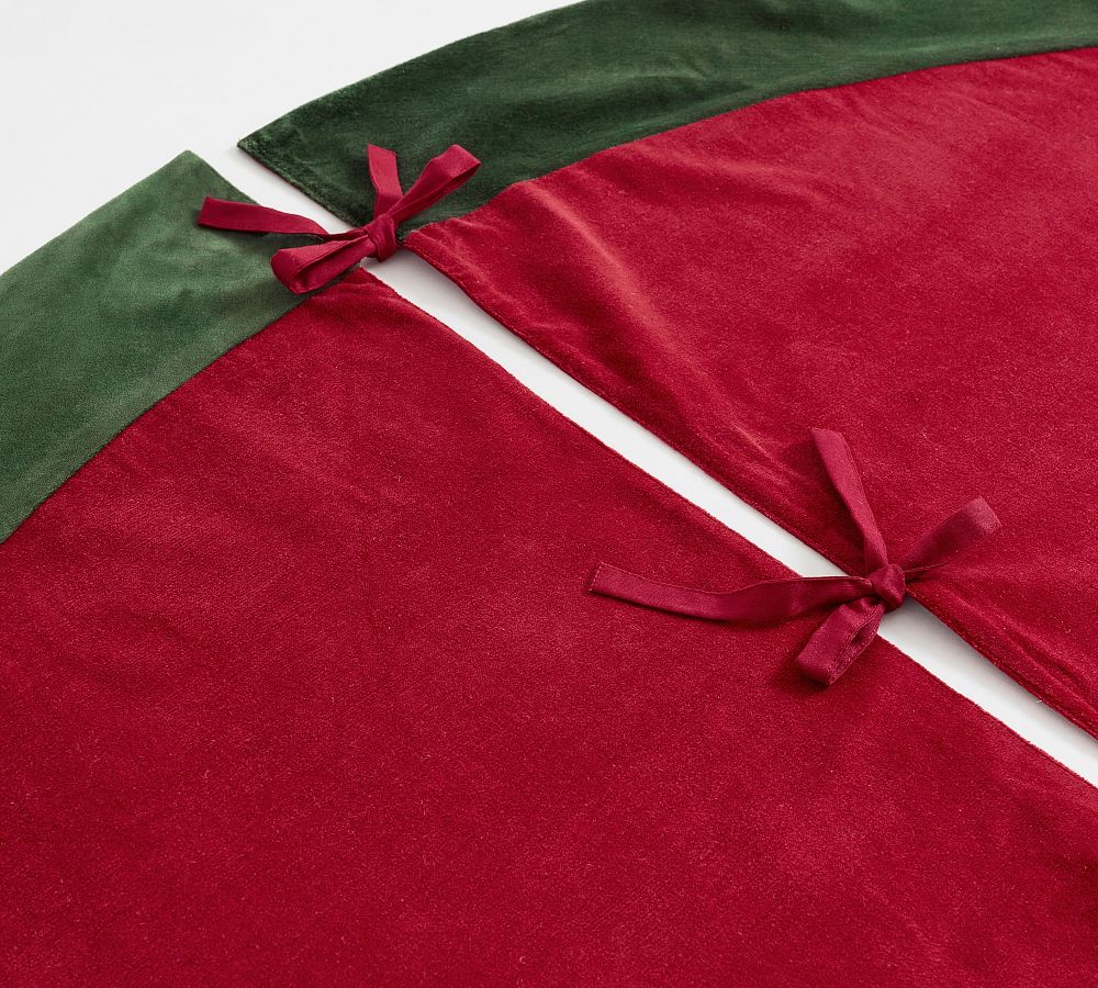 Classic Velvet Tree Skirt