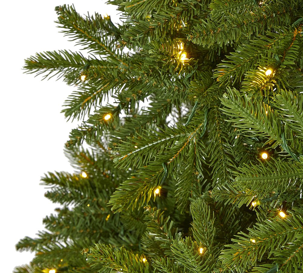 Lit Sierra Spruce Artificial Christmas Tree