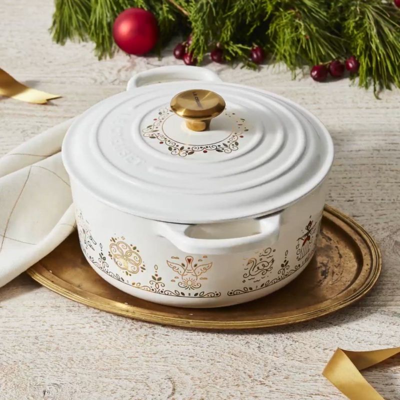 Le Creuset ® Signature Noel White 12 Days of Chirstmas 3.5-Qt. Round Dutch Oven with Gold Knob