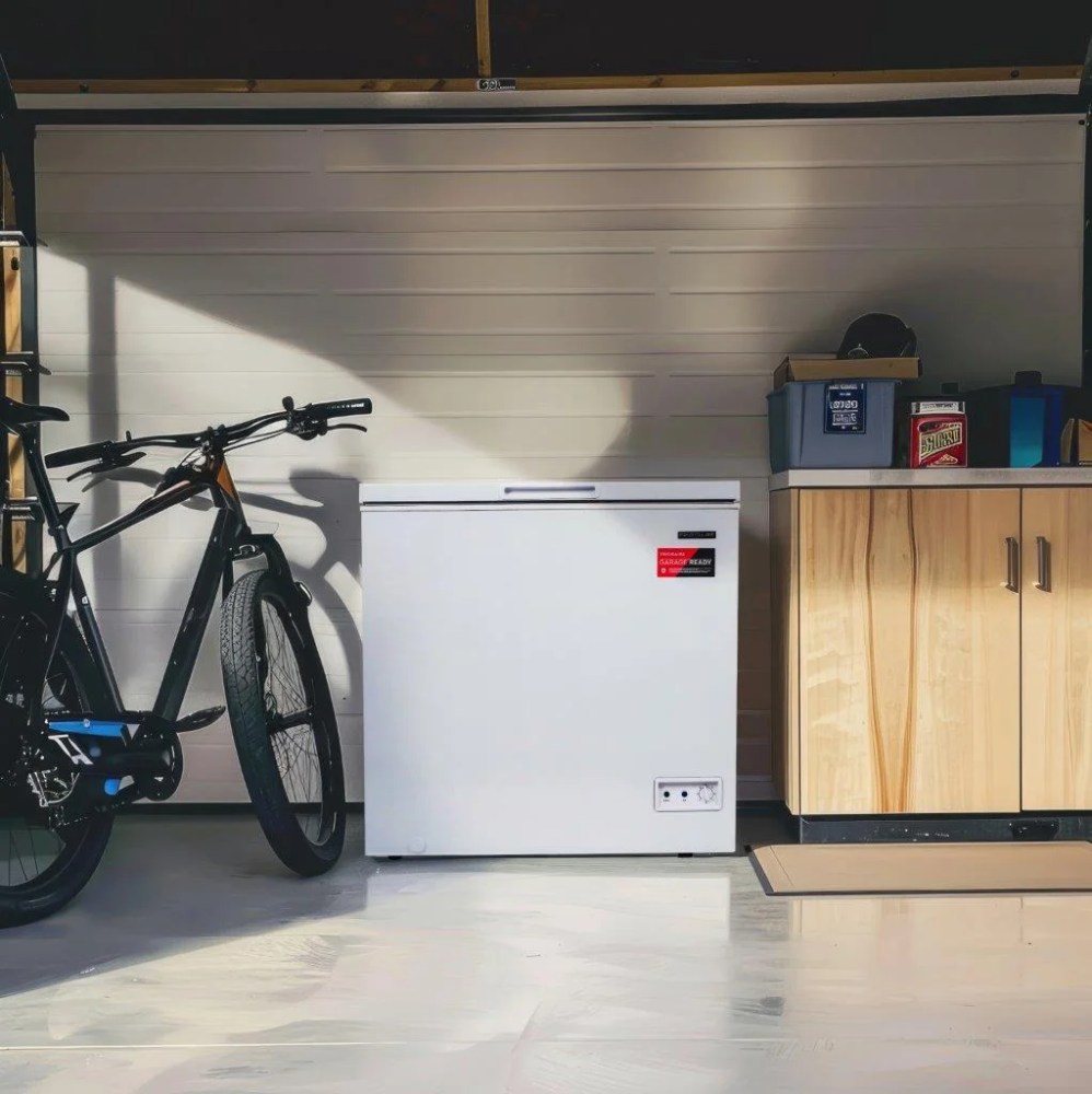 Frigidaire 7.0 Cu. ft. Chest Freezer, EFRF7003, White