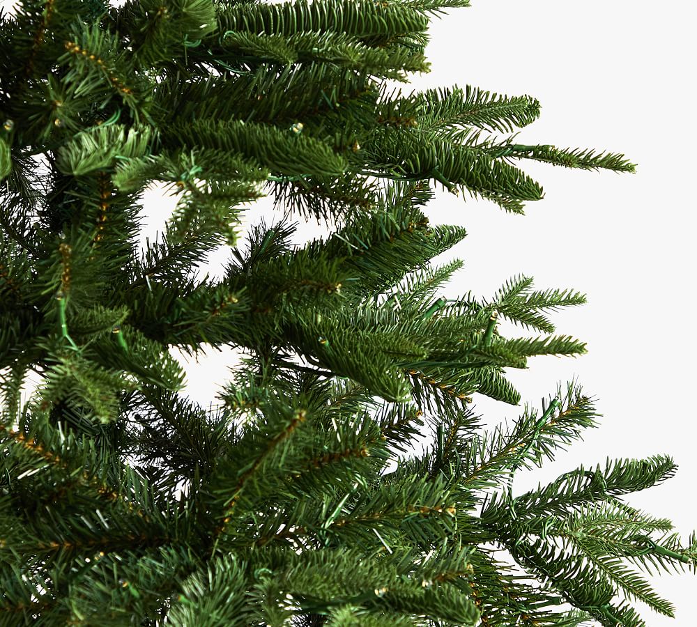 Faux Lit Montreal Spruce Tree