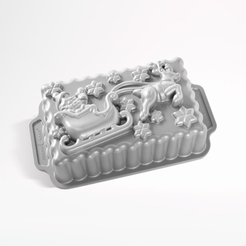 Nordic Ware ® Santa's Sleigh Loaf Pan