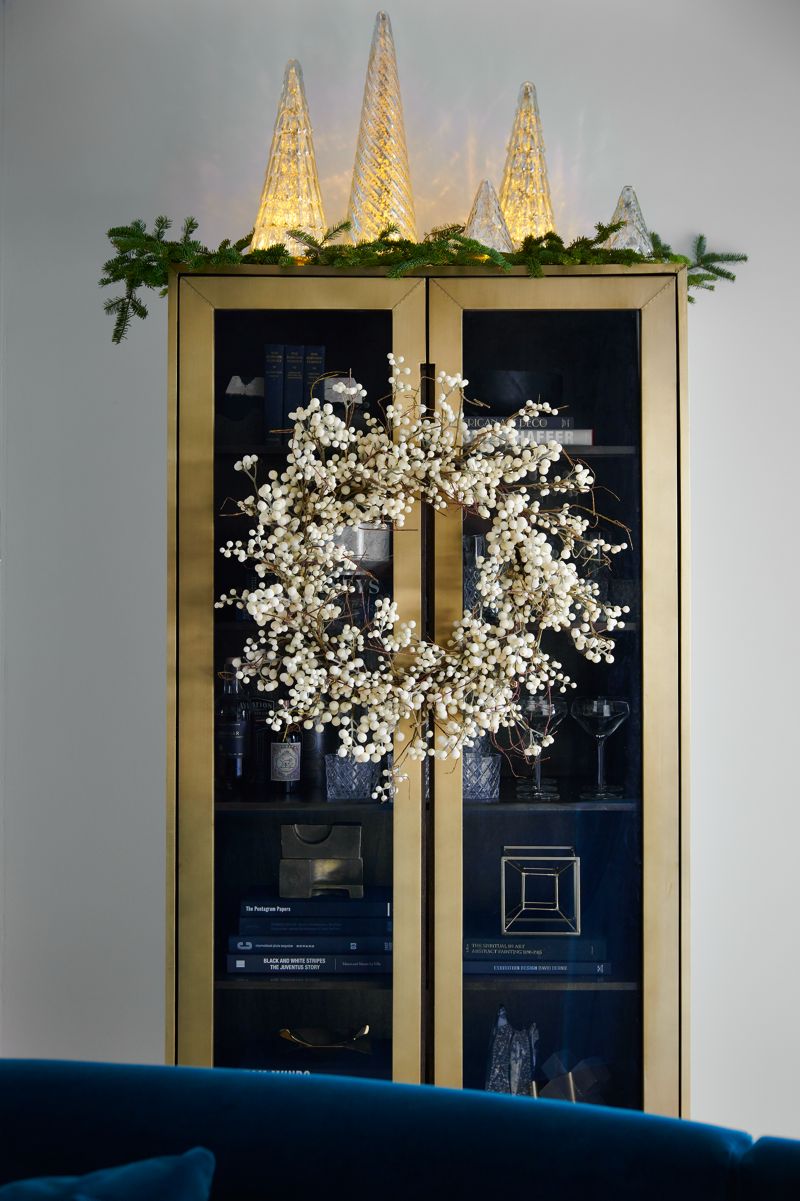 Faux White Ilex Berry Wreath 30