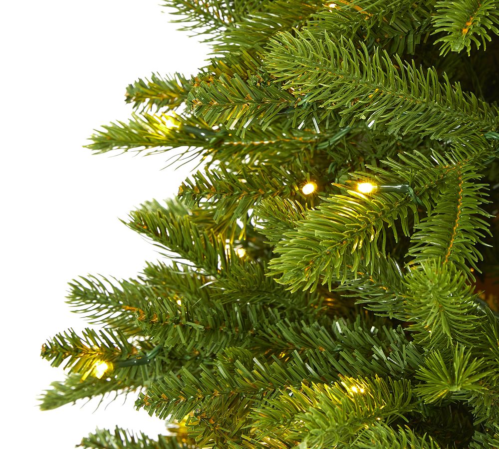 Lit Sierra Spruce Artificial Christmas Tree