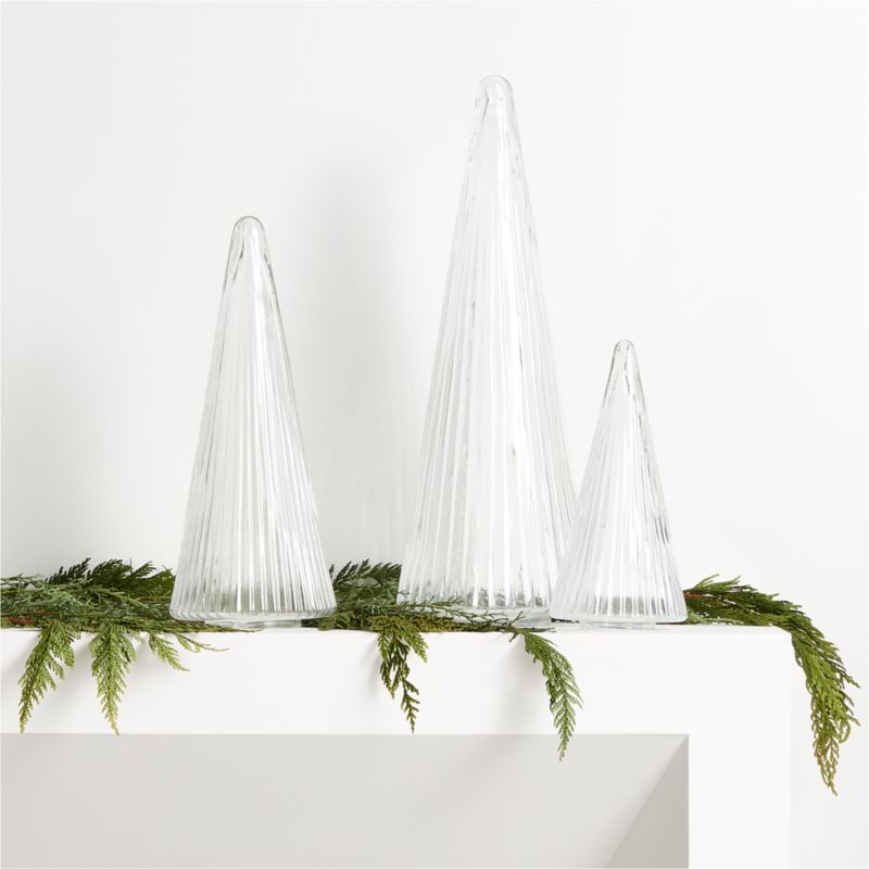 Small Ribbed Clear Glass Christmas Tree 9