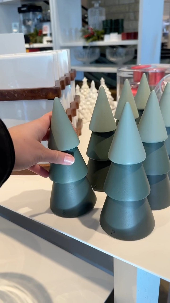 Faux Cypress and Berry Leaf Bunch 19