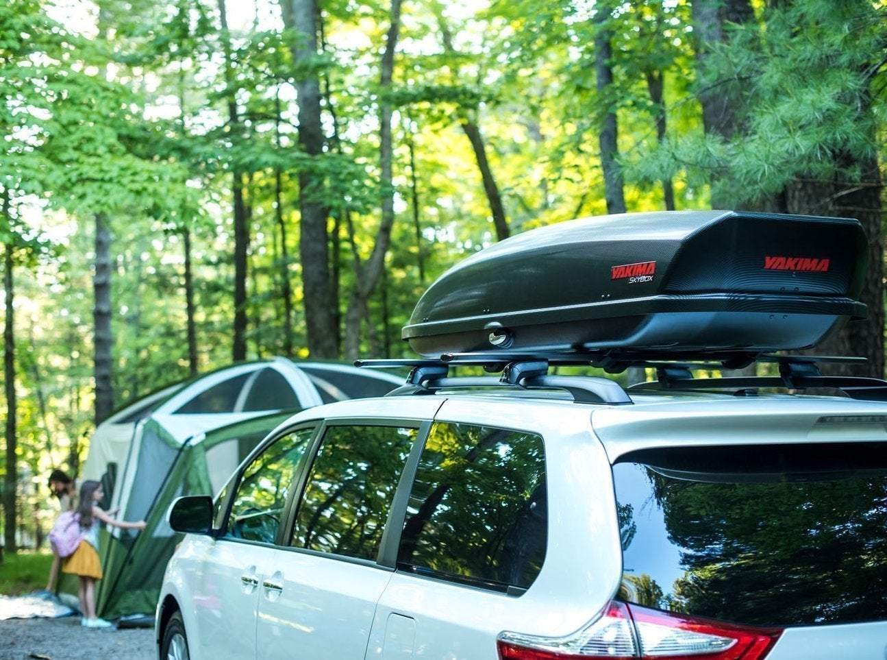 YAKIMA SkyBox Carbonite 21 Cubic Foot Cargo Box – 8007337