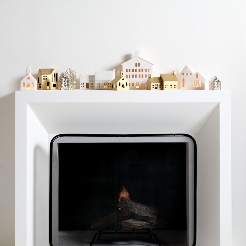Holiday Village Mantel Set