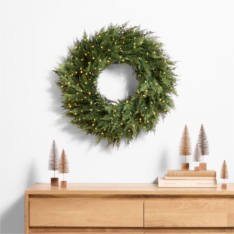 Faux Hemlock Pine Pre-Lit LED Wreath 28