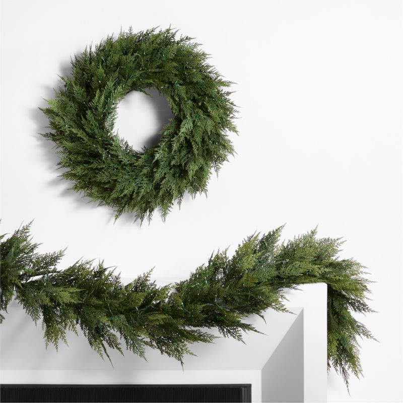 Faux Hemlock Pine Pre-Lit LED Wreath 28
