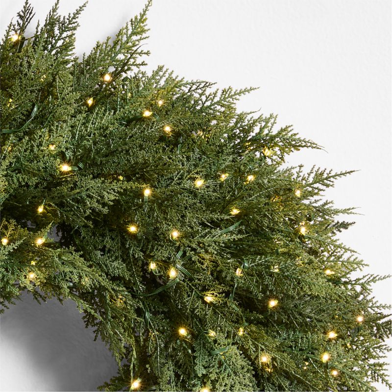 Faux Hemlock Pine Pre-Lit LED Wreath 28
