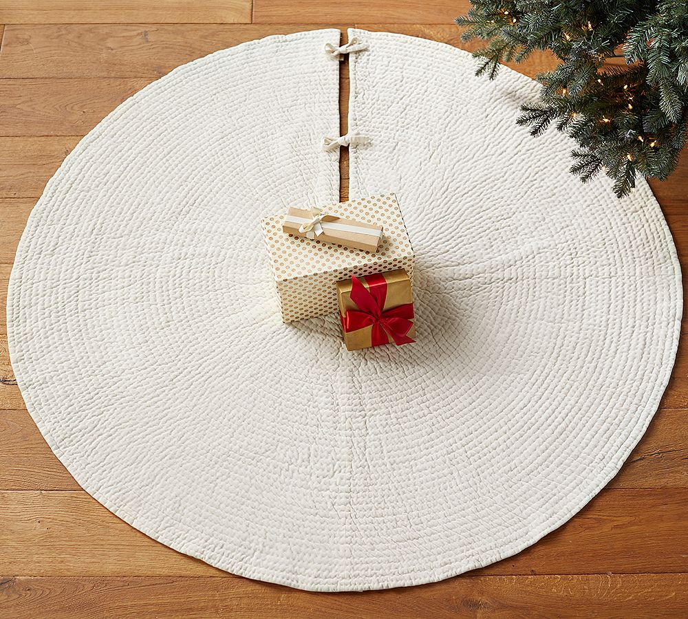 Channel Quilted Velvet Tree Skirt