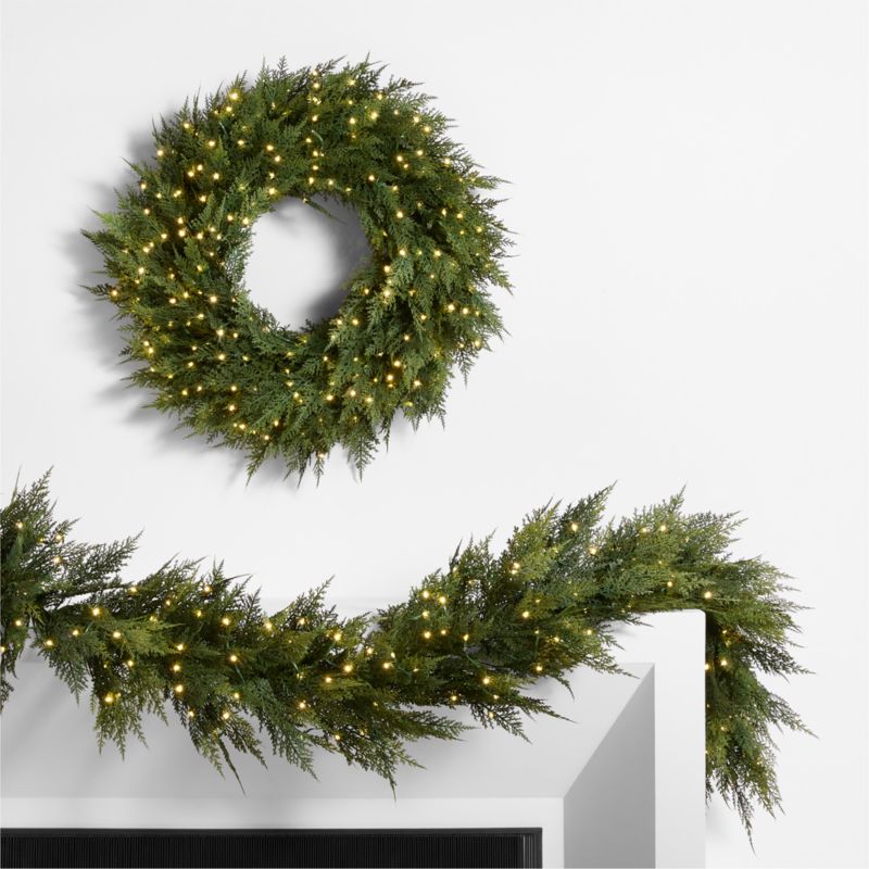 Faux Hemlock Pine Pre-Lit LED Wreath 28