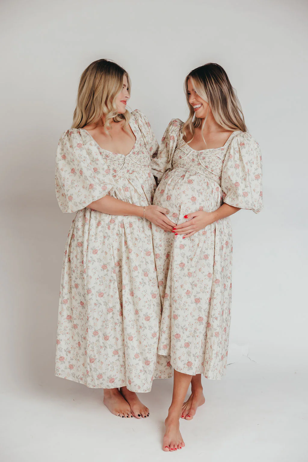 Harlow Maxi Dress in Off-White Floral - Bump Friendly & Inclusive Sizing (S-3XL) - Iieemm