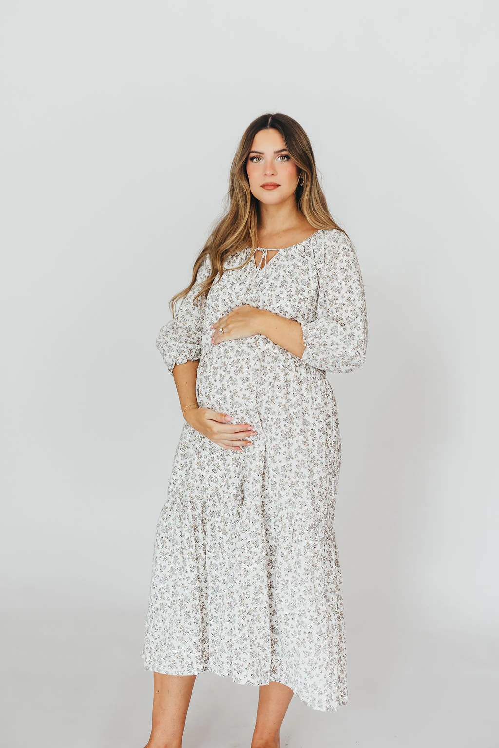 Avery Tiered Linen-Blend Midi Dress in Off-White - Bump Friendly and Inclusive Sizing - Iieemm