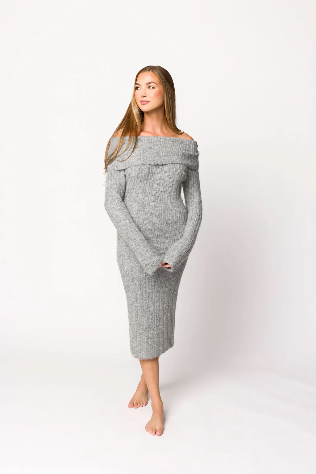 Beth Off-the-Shoulder Sweater Midi Dress in Heather Grey - Iieemm