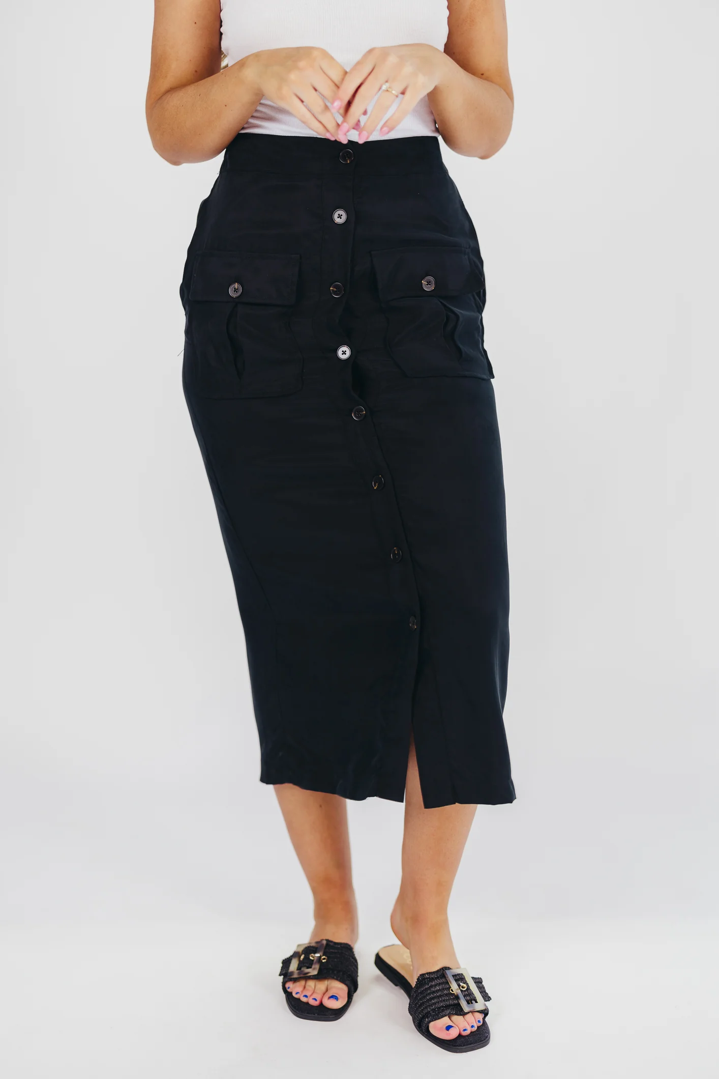 Better Days Button-Down Midi Cargo Skirt in Black - Iieemm
