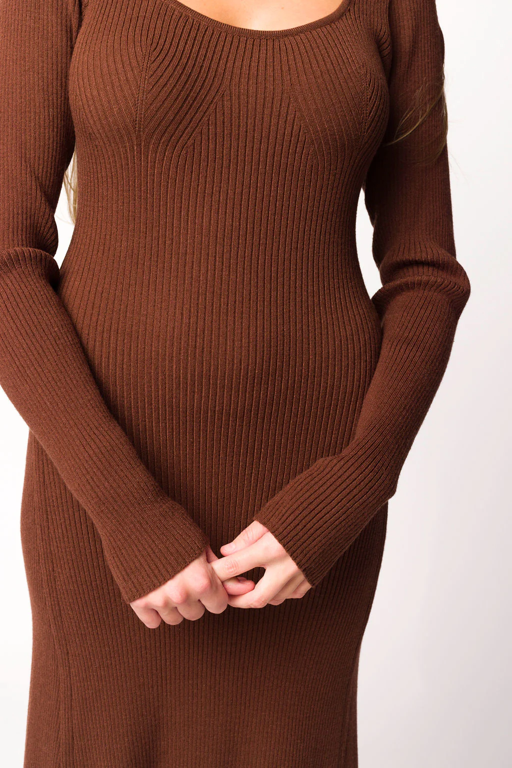 Alison Knit Sweater Maxi Dress in Chestnut - Iieemm