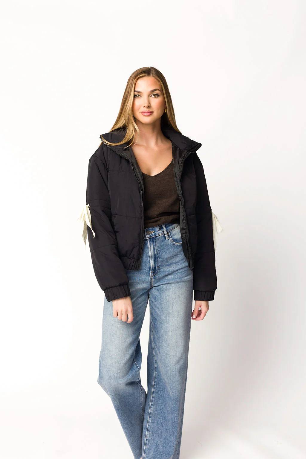 Andy Bow Cropped Puffer Jacket in Black - Iieemm
