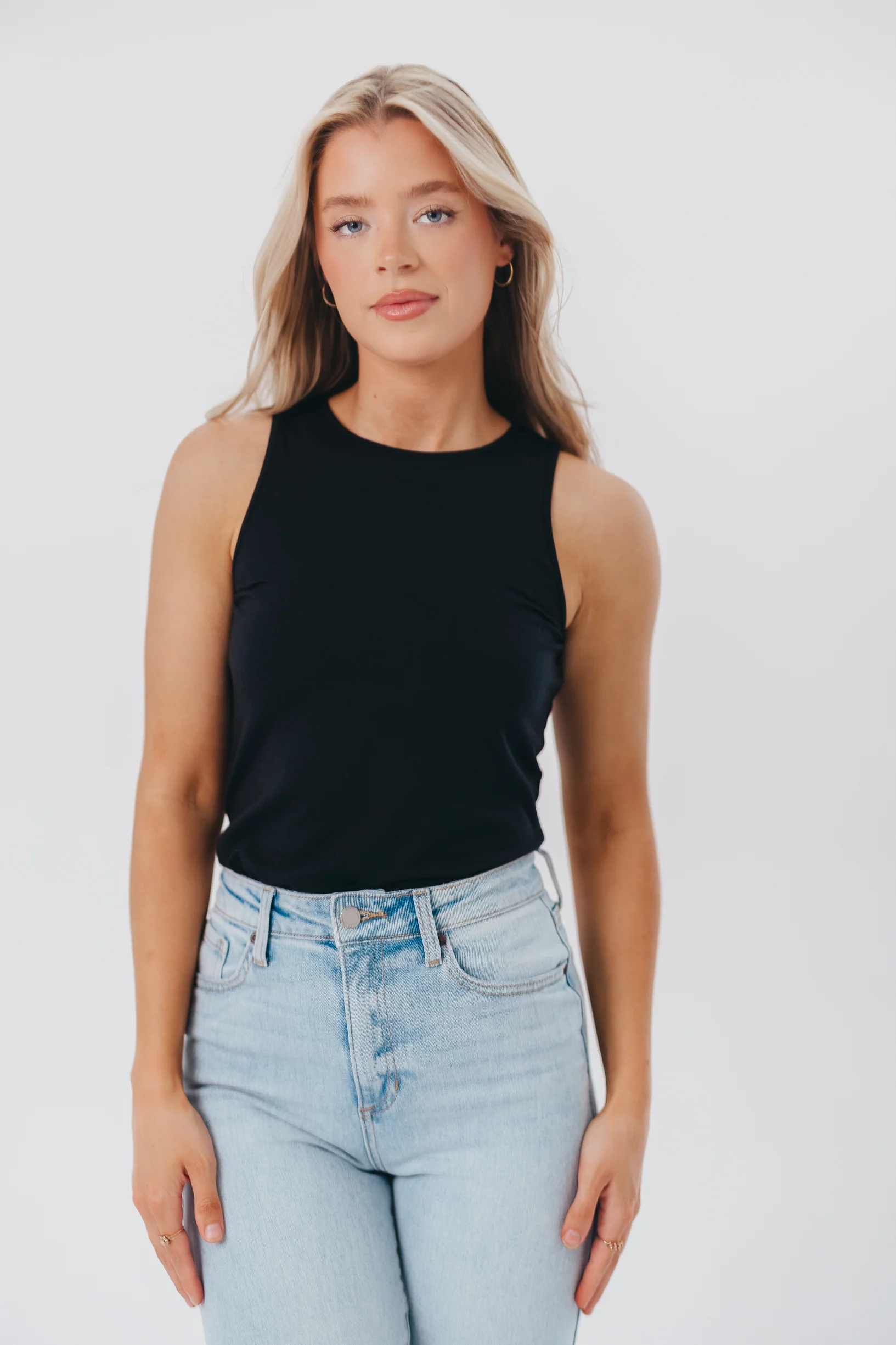 Eliana Tank in Black - Iieemm