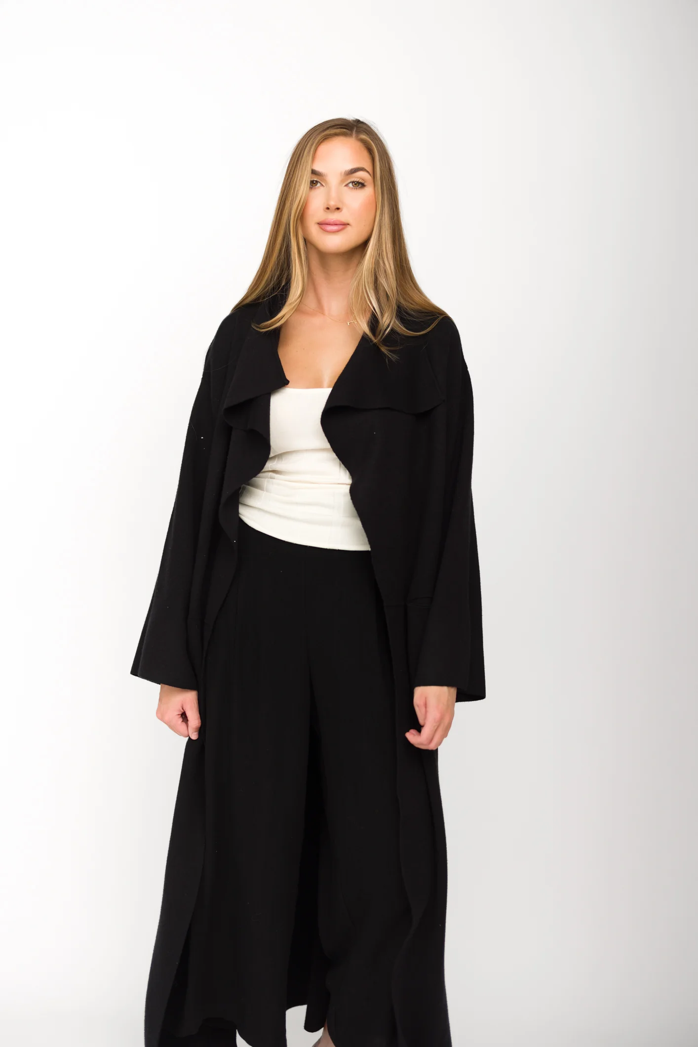 Elsa Sweater Coat in Black - Iieemm