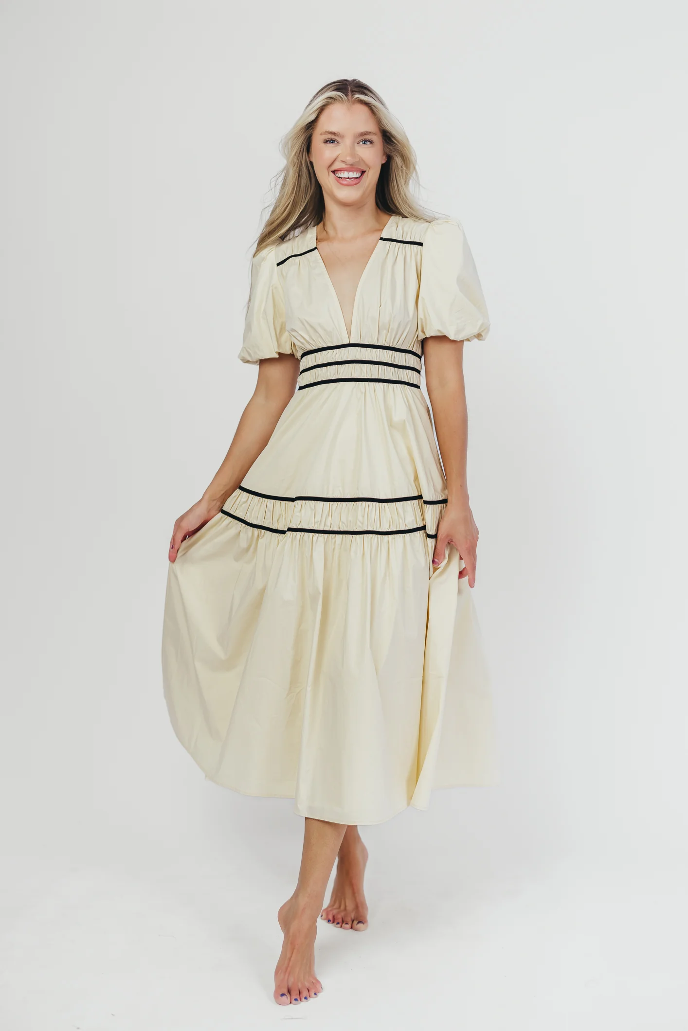 Bradley Puffed Sleeve Tiered Maxi Dress in Cream/Black - Iieemm