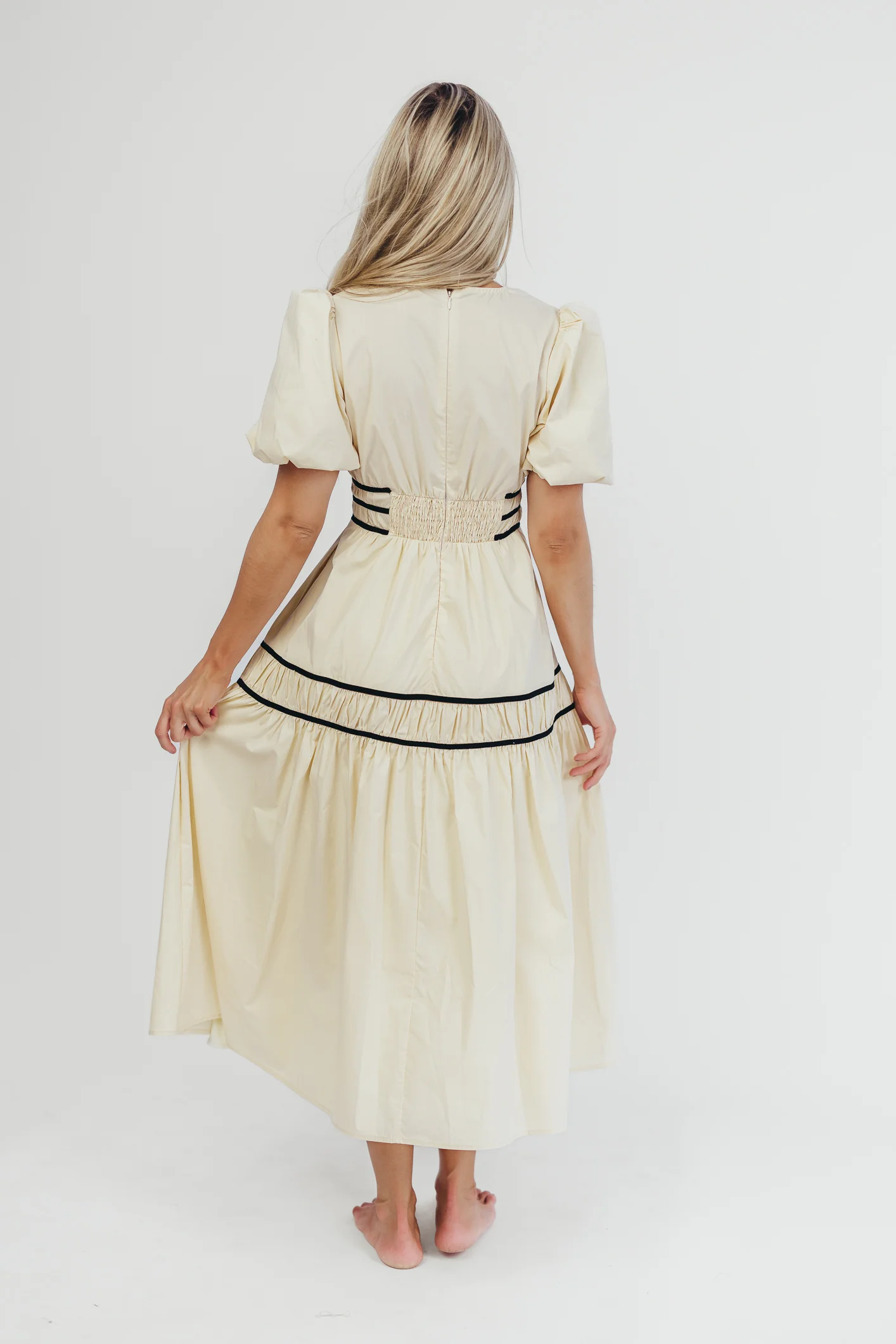 Bradley Puffed Sleeve Tiered Maxi Dress in Cream/Black - Iieemm