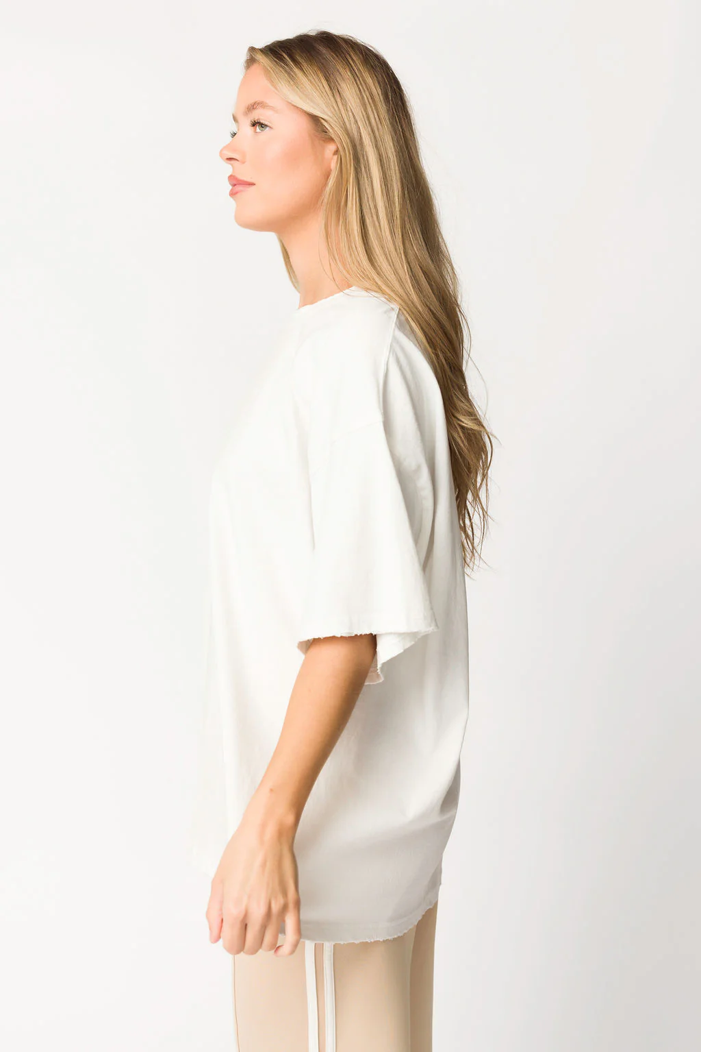 Go To Crew Neck Tee in Off-White - Iieemm