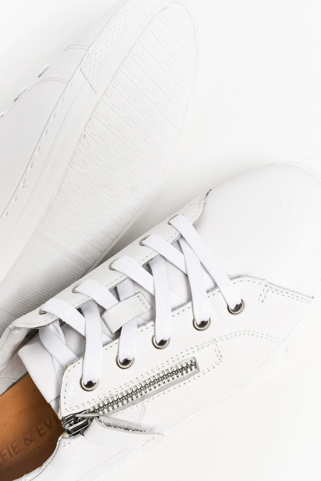Salute White Leather Sneaker