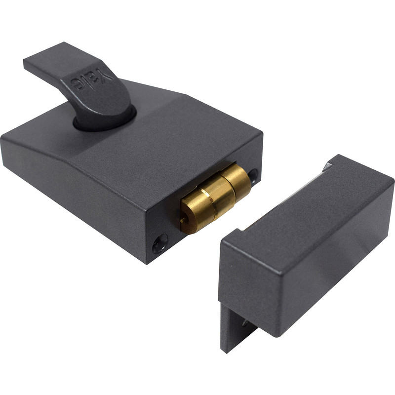 Yale 81 Roller Bolt Nightlatch Satin Chrome Cylinder