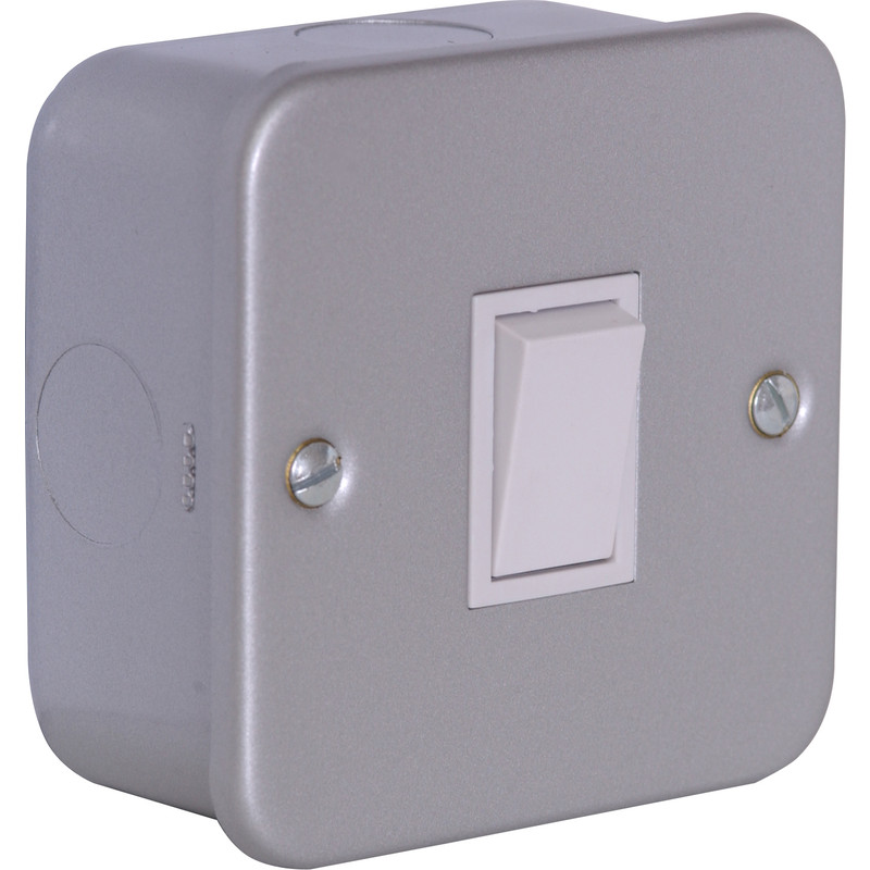 Axiom Metal Clad 10A Switch 1 Gang 1 Way