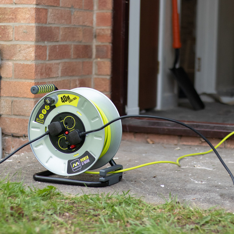 Masterplug Pro XT 4 Socket 13A Metal Open Cable Reel 40m 240V