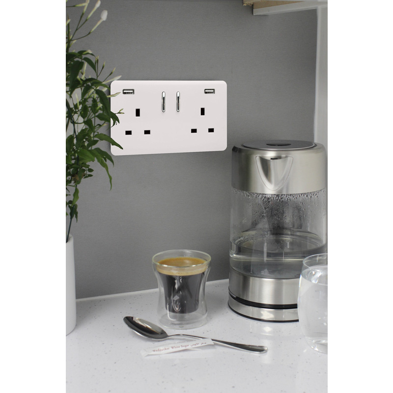 Trendiswitch White 2 Gang 13 Amp Socket. 2X2.1MaH USB 2 Gang