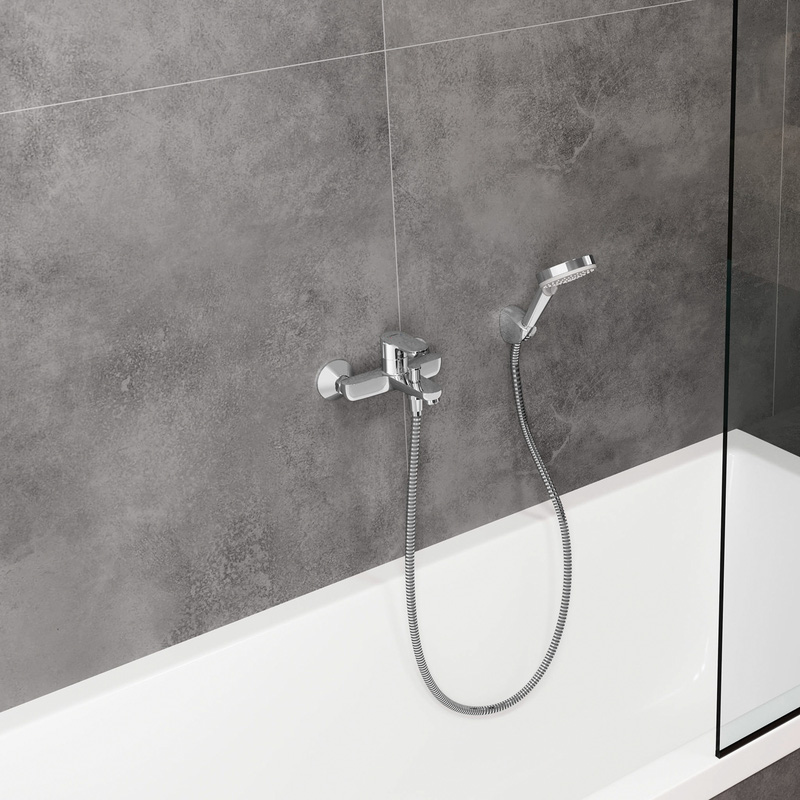 Hansgrohe Vernis Blend 2 Spray Fixed Wall Bracket Shower Kit Chrome