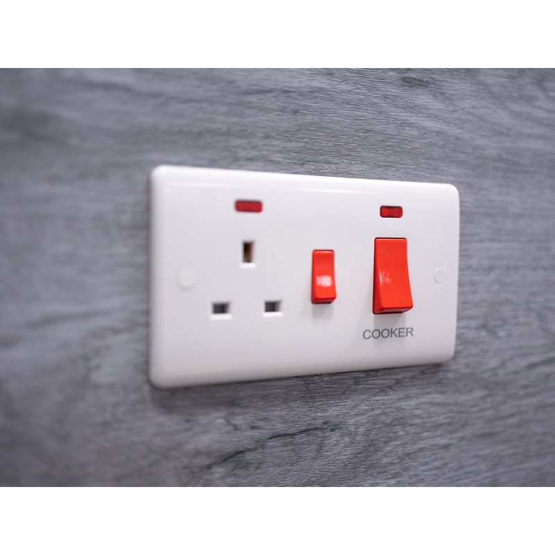 Wessex White 45A DP Cooker Unit Switched Socket + Neon