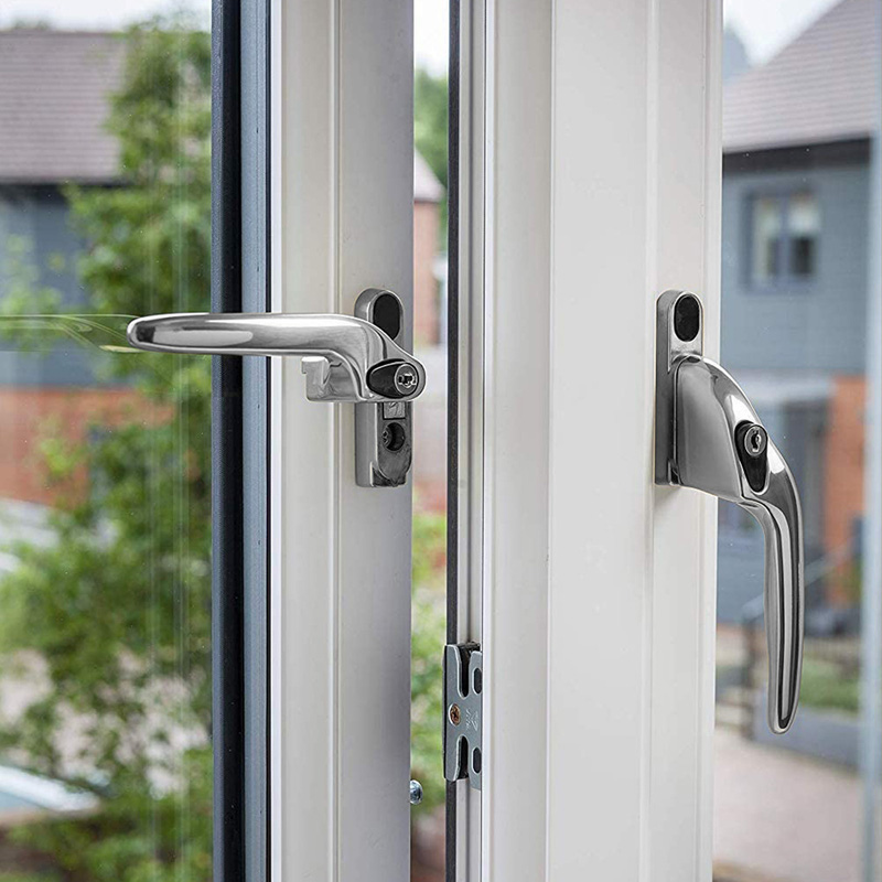 Yale PVCu Offset Lockable Window Handle Left Hand Polished Chrome
