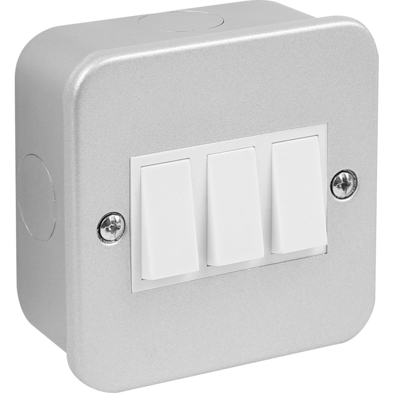 Axiom Metal Clad 10A Switch 3 Gang 2 Way