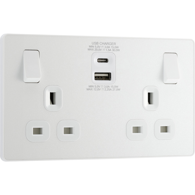 BG Evolve Pearlescent White (White Ins) Double Switched 13A Power Socket + Usb C 30W + Usba (2.1A)