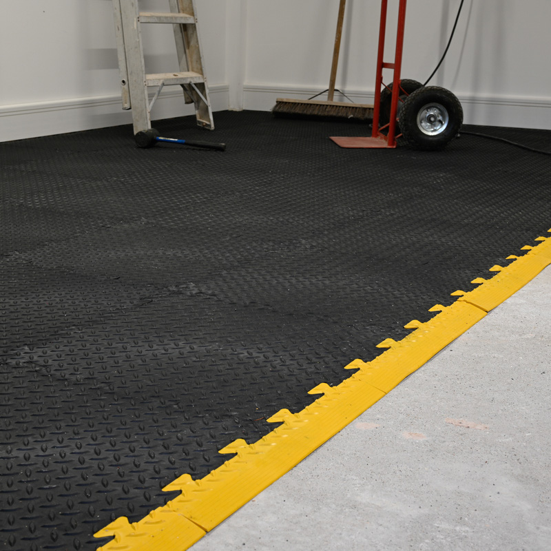 Tuff-Tile Diamond Edge 50cm Black - Male