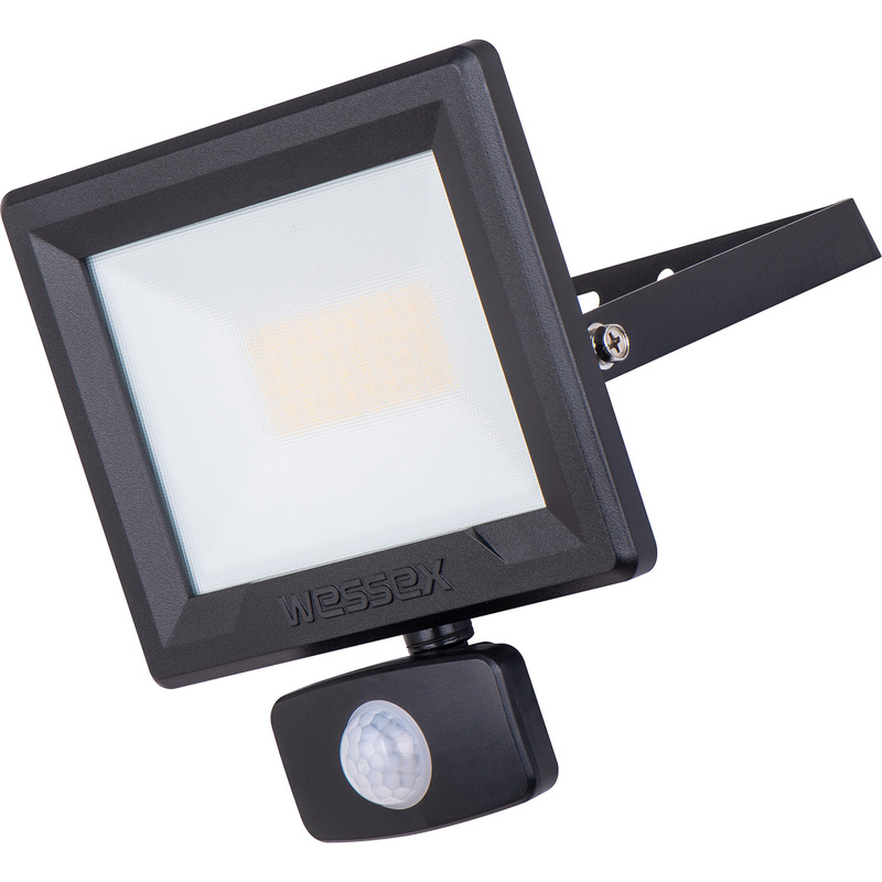 Wessex LED PIR Floodlight IP65 30W 3600lm 4000K Black