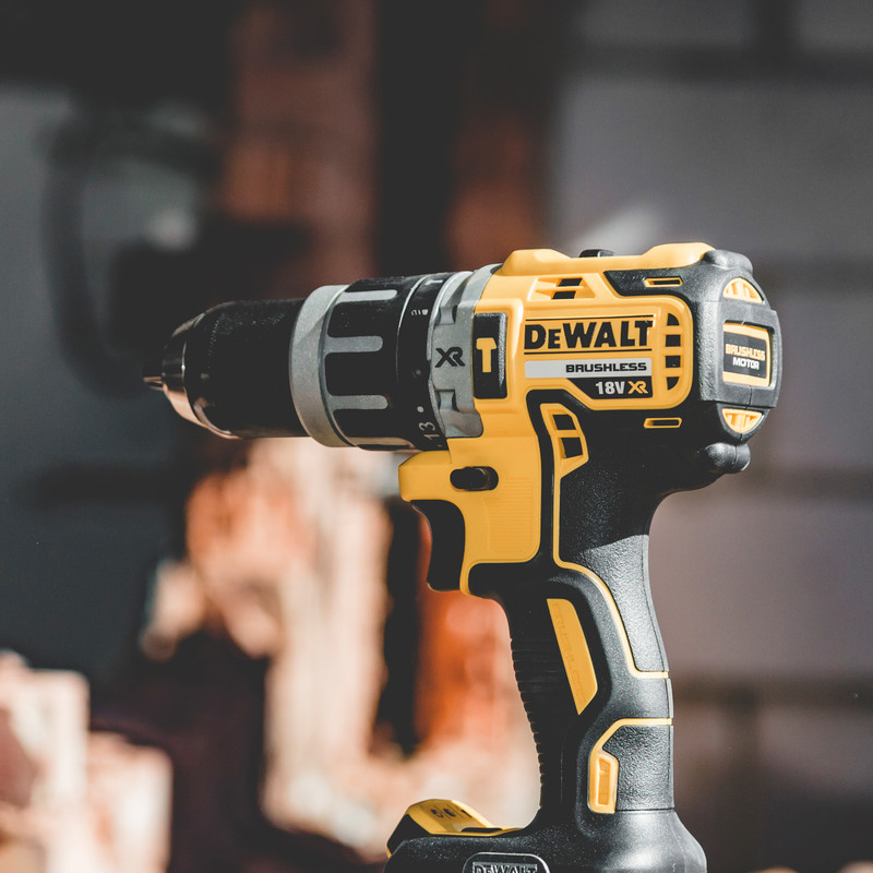 DeWalt 18V XR Cordless Brushless Combi Drill 2 x 2.0Ah