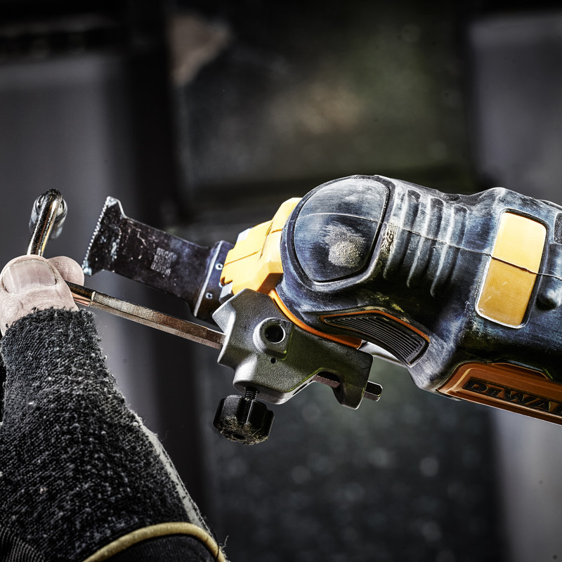 DeWalt DCS356 18V XR Multi-Tool (3 Speed) 2 x 5.0Ah