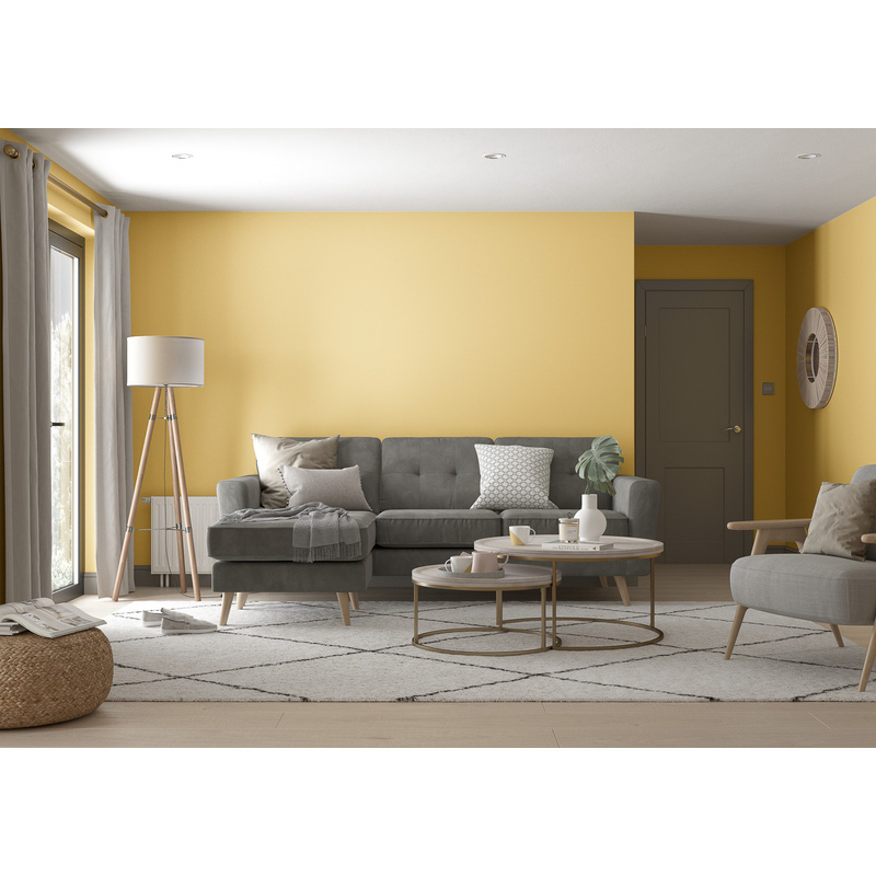 Leyland Trade Vinyl Matt Emulsion Paint 5L Magnolia