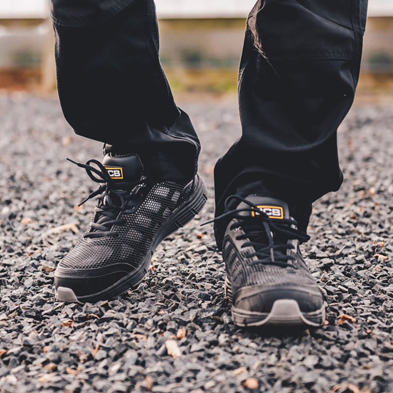 JCB Cagelow Safety Trainers Size 4