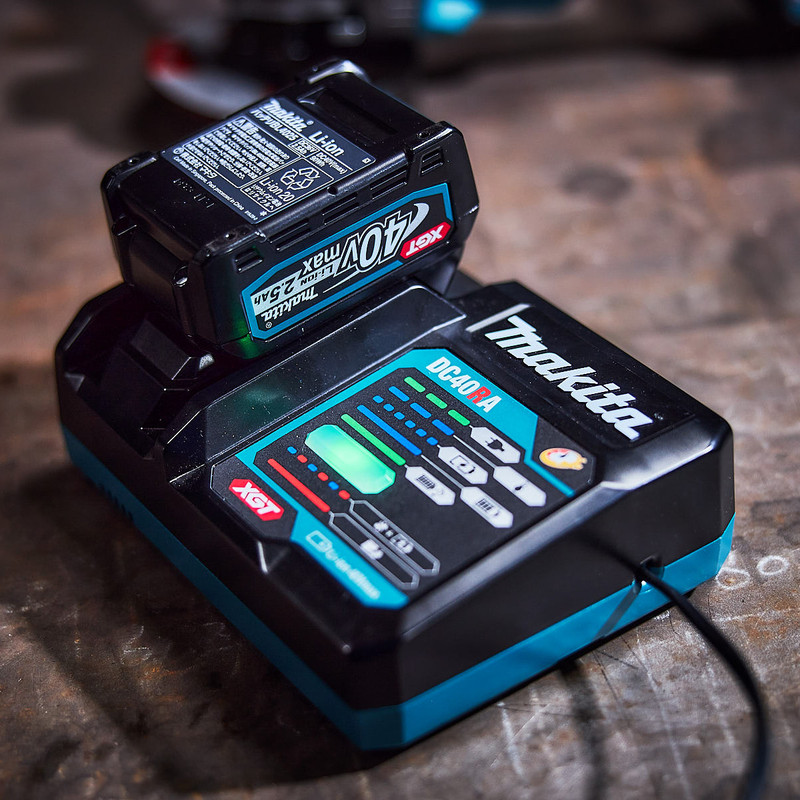 Makita XGT 40V Max Battery Fast Charger